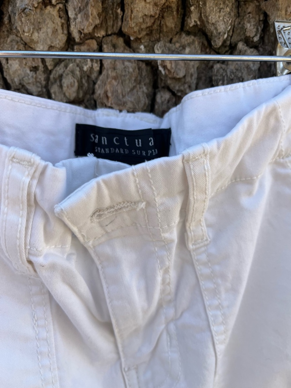 ⬇️Price Drop!⬇️ Sanctuary Standard Surplus Cargo Style Capris in size 29 - Picture 4 of 5